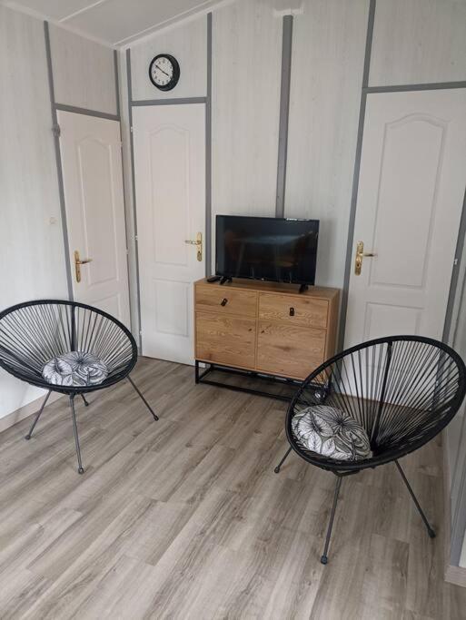 Chalet 4 Personnes Au Calme Apartment Sulniac Bagian luar foto